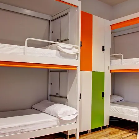 Urban Youth Hostel *