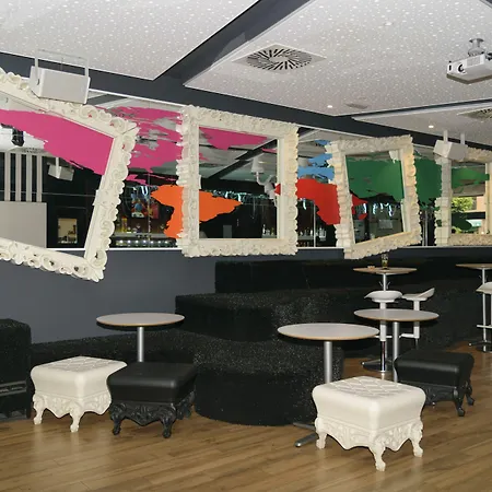Hostel Urban Youth