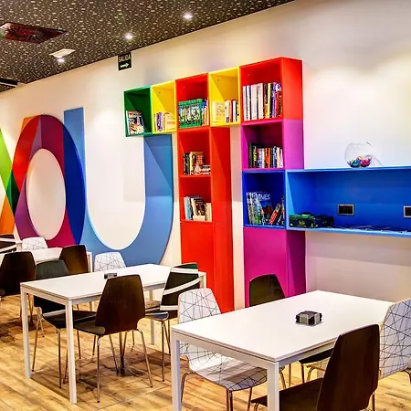 Urban Youth Хостел Валенсия