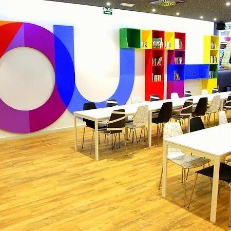 Хостел Urban Youth Валенсия