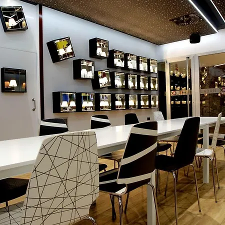 Urban Youth Хостел