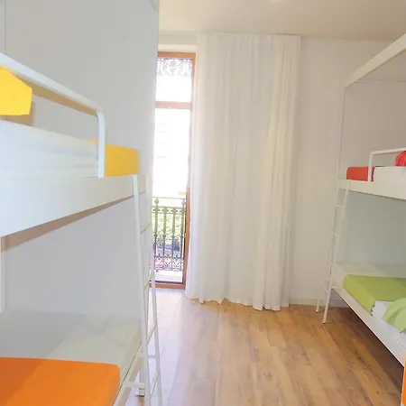 Urban Youth Хостел *