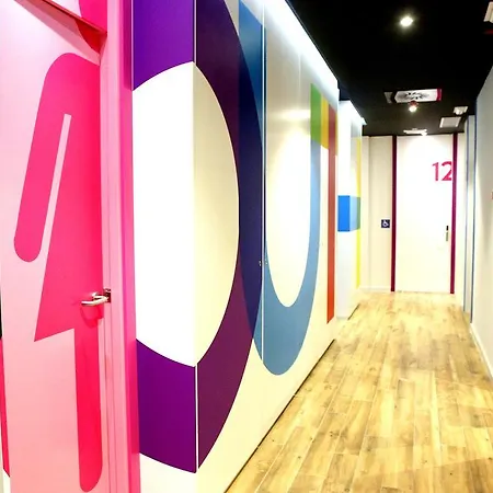 شباب أيربان يوث بيت شباب فالنسيا